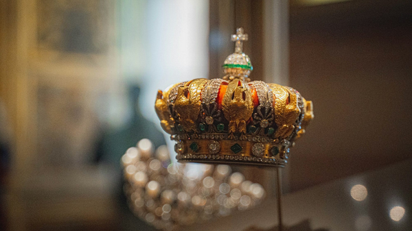 The jeweled crown of Empress Eugénie, once displayed among other royal treasures in the Louvre’s Apollo Gallery